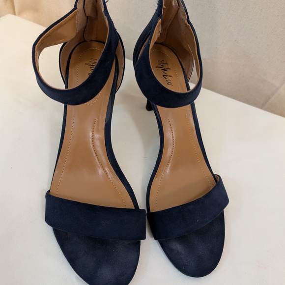 Style & Co. Women's Navy Heels - Picture 1 of 9
